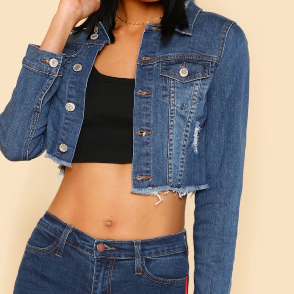 ⭐Super Cute Raw Hem Distressed Crop Denim Jacket